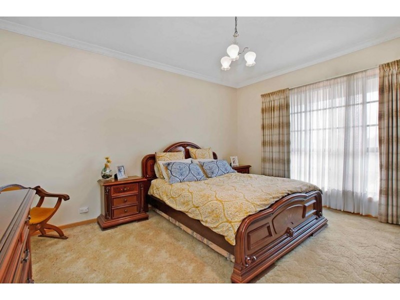 13 Wellington Crescent, Lalor VIC 3075