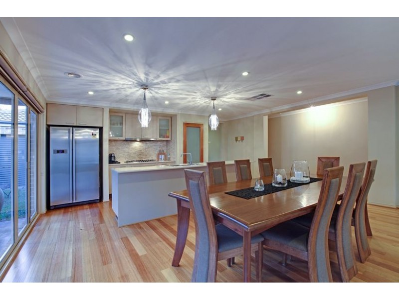 6 Abbotswood Road, Doreen VIC 3754