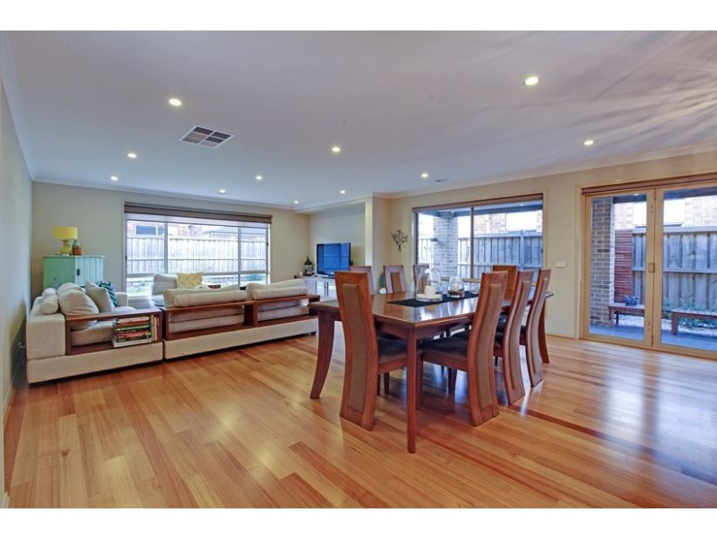 6 Abbotswood Road, Doreen VIC 3754