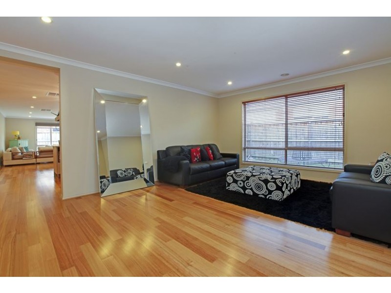 6 Abbotswood Road, Doreen VIC 3754