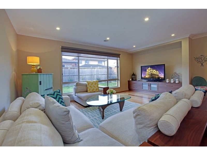 6 Abbotswood Road, Doreen VIC 3754