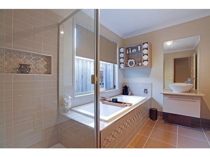 6 Abbotswood Road, Doreen VIC 3754