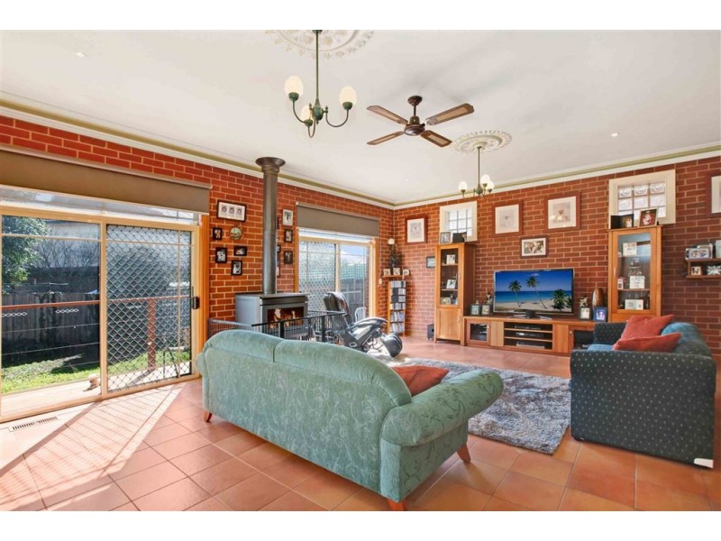 12 Wellington Crescent, Lalor VIC 3075