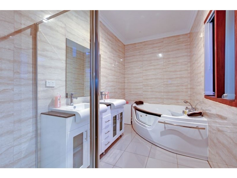 24 Farmhouse Boulevard, Epping VIC 3076