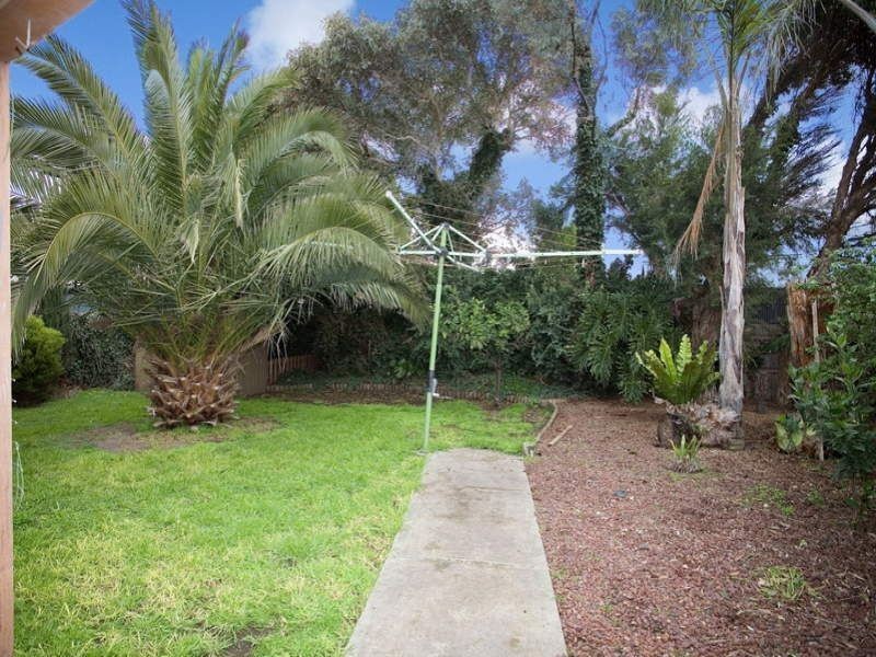 13 Lantana Ave, Thomastown VIC 3074