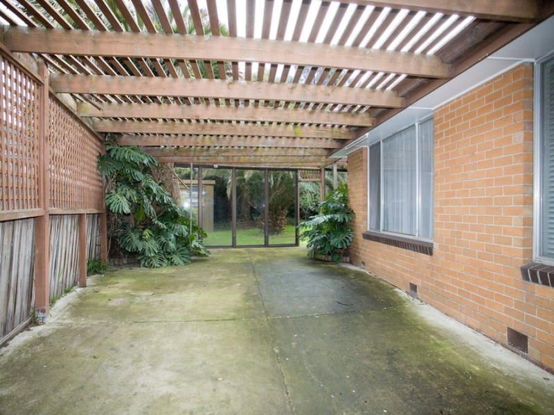 13 Lantana Ave, Thomastown VIC 3074