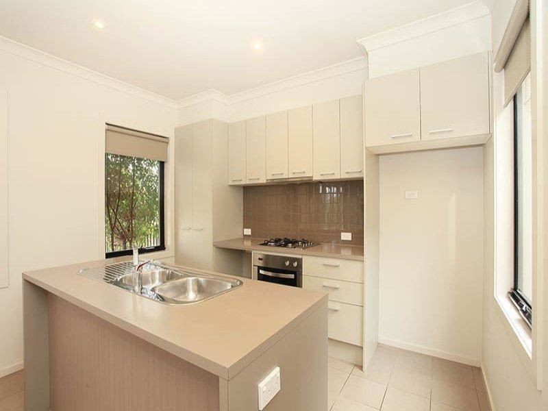 2 Saratoga Walk, Epping VIC 3076