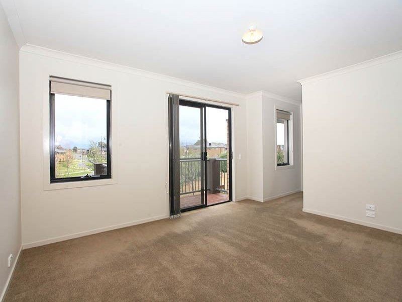 2 Saratoga Walk, Epping VIC 3076