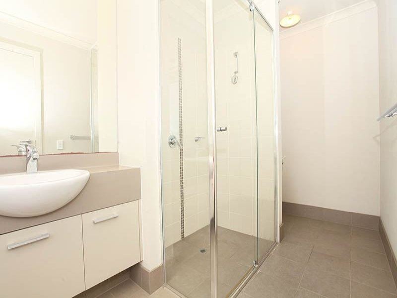 2 Saratoga Walk, Epping VIC 3076