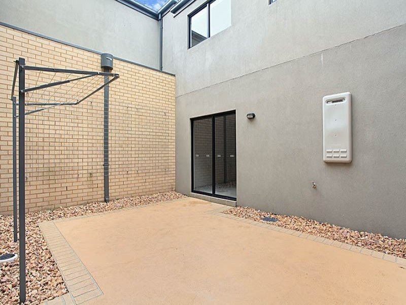 2 Saratoga Walk, Epping VIC 3076