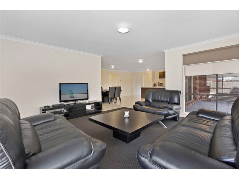 8 Filin Drive, Epping VIC 3076