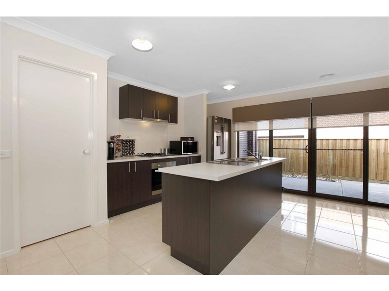 8 Filin Drive, Epping VIC 3076