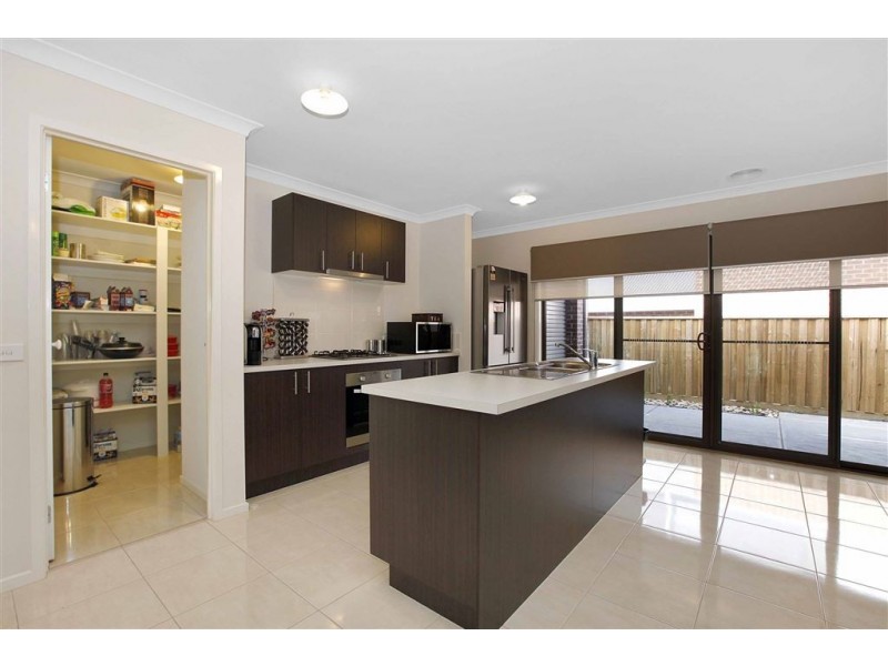 8 Filin Drive, Epping VIC 3076