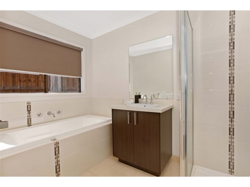 8 Filin Drive, Epping VIC 3076