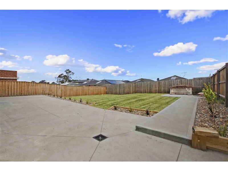 8 Filin Drive, Epping VIC 3076