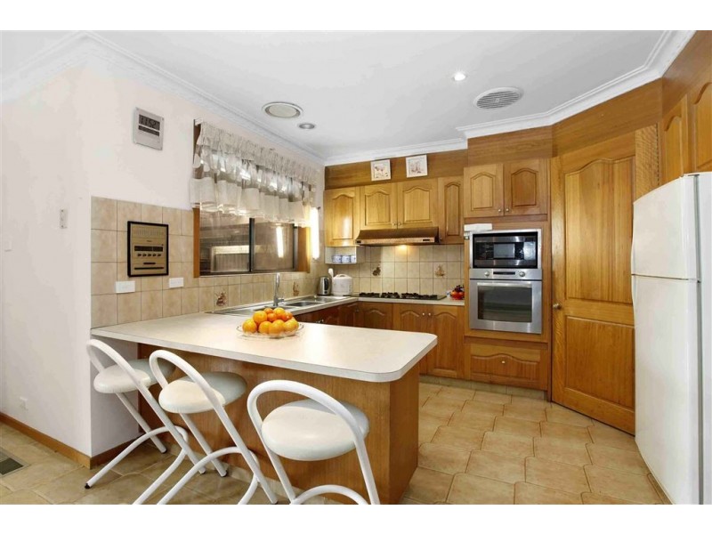 11 Wirraway Crescent, Thomastown VIC 3074