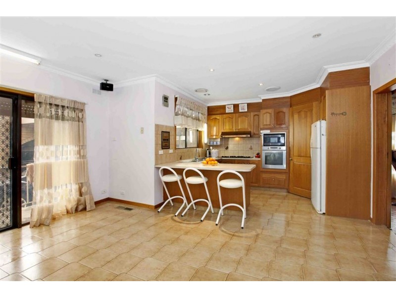 11 Wirraway Crescent, Thomastown VIC 3074