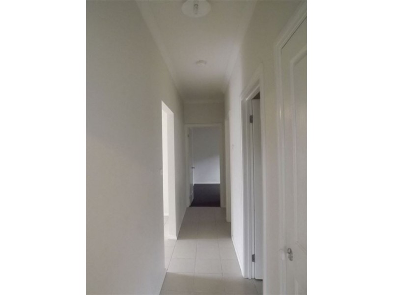 8 Blackrange Avenue, Craigieburn VIC 3064