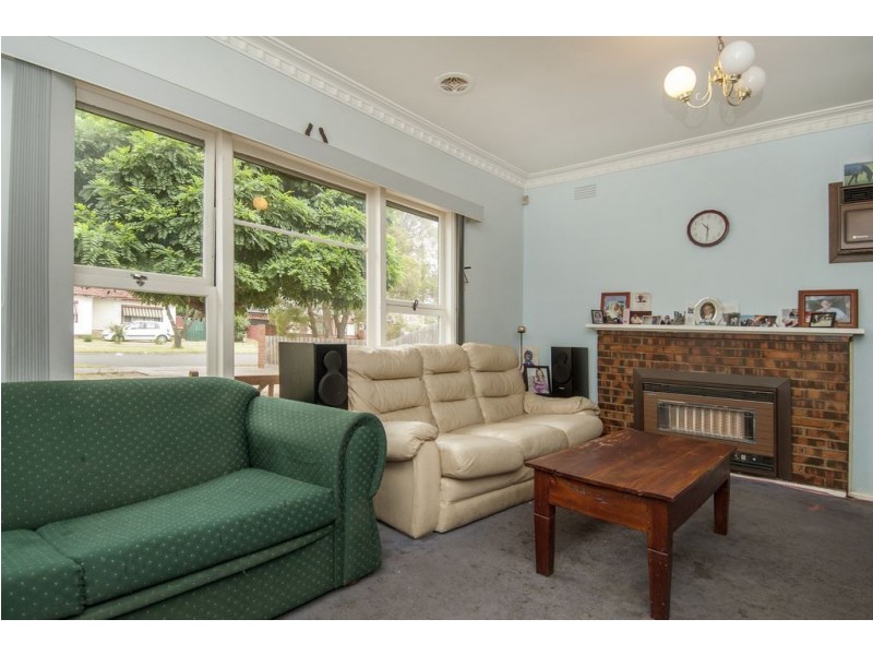 69 Mount View Road, Thomastown VIC 3074