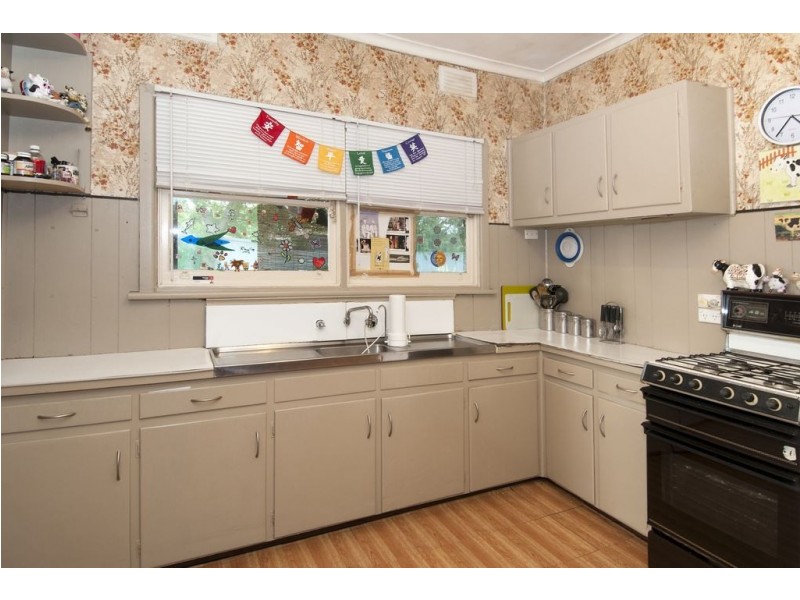 130 The Boulevard, Thomastown VIC 3074