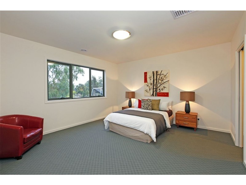 11 Poets Court, Mernda VIC 3754