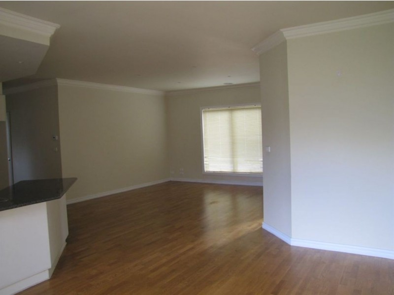 2/43 Banff St, Reservoir VIC 3073