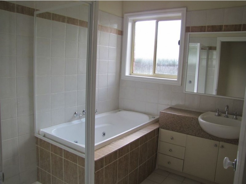 2/43 Banff St, Reservoir VIC 3073