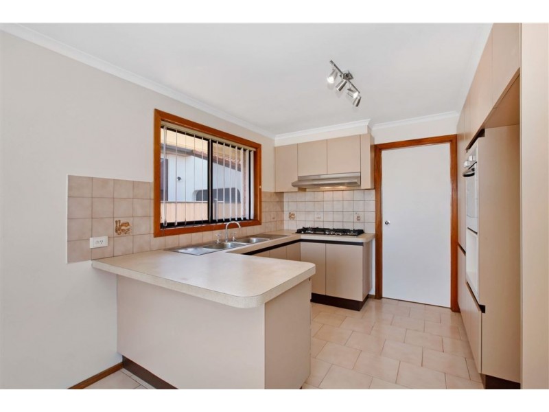 2/152 Victoria Drive, Thomastown VIC 3074