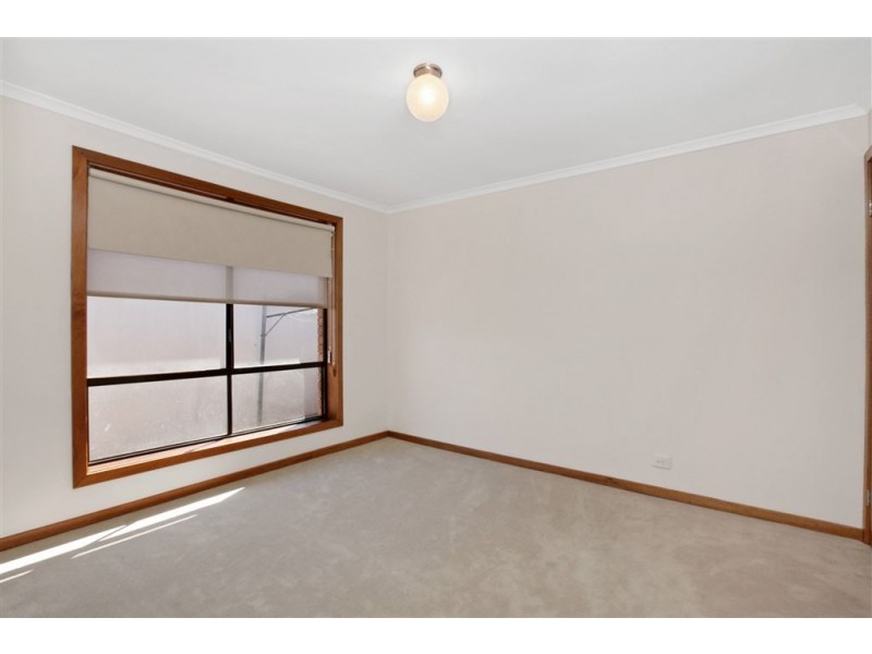 2/152 Victoria Drive, Thomastown VIC 3074