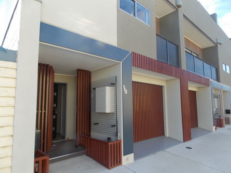 1/3 Sturt Street, Essendon VIC 3040