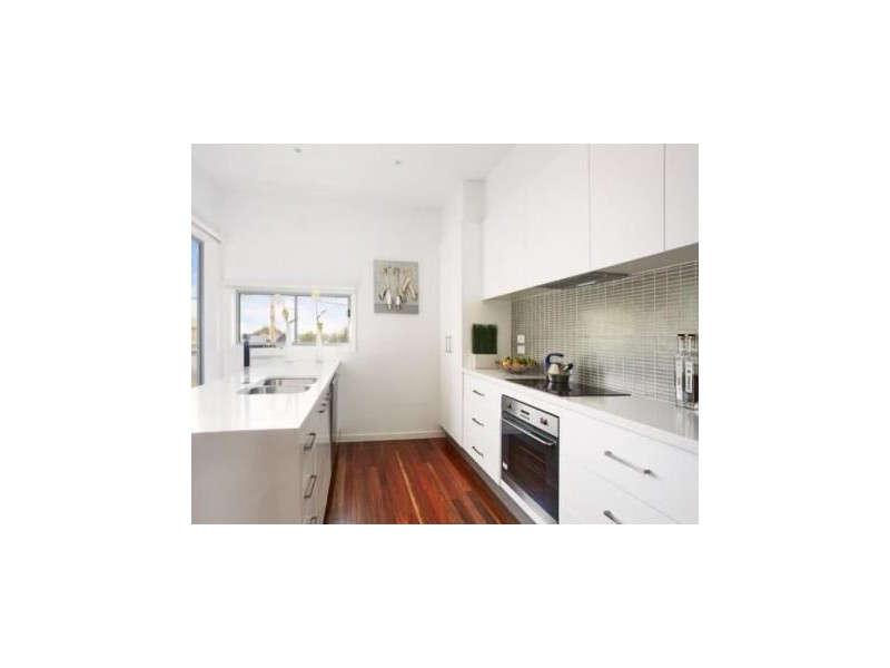 1/3 Sturt Street, Essendon VIC 3040