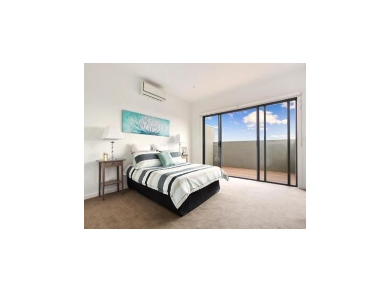 1/3 Sturt Street, Essendon VIC 3040