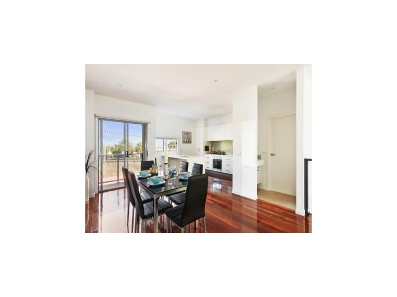 1/3 Sturt Street, Essendon VIC 3040