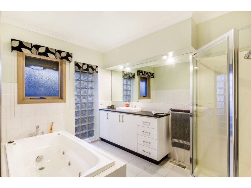 4 Albert Court, Epping VIC 3076