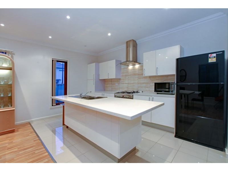 24 Farmhouse Boulevard, Epping VIC 3076