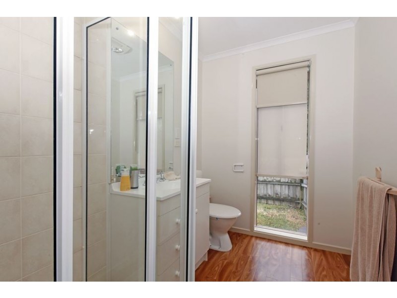 2 Matthews Crescent, Roxburgh Park VIC 3064