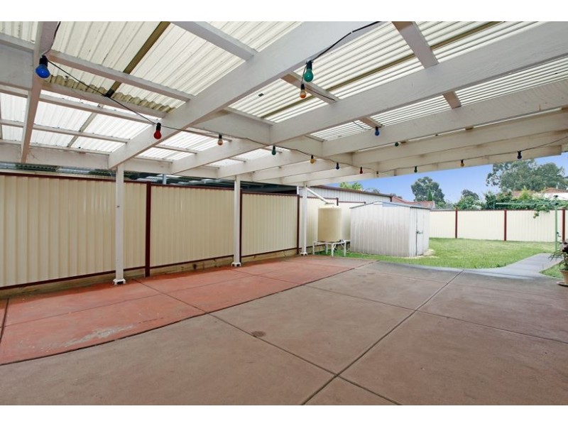 2 Matthews Crescent, Roxburgh Park VIC 3064