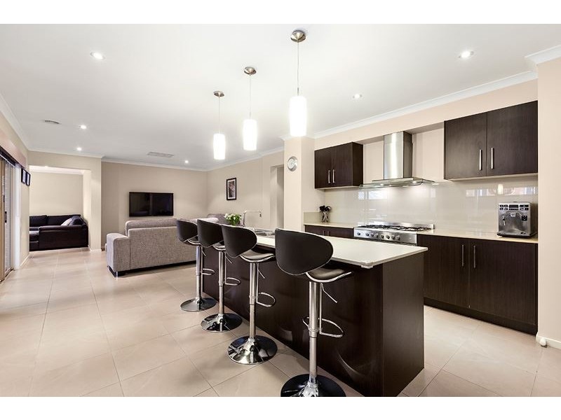 6 Riverdale Boulevard, South Morang VIC 3752