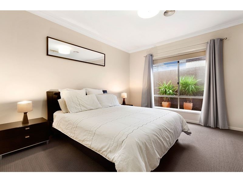 6 Riverdale Boulevard, South Morang VIC 3752