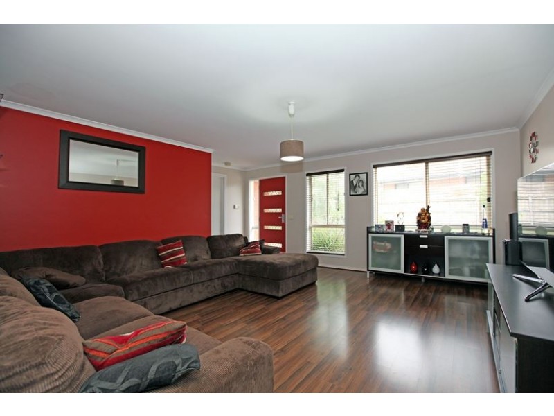 2/7 Kalman Road, Epping VIC 3076