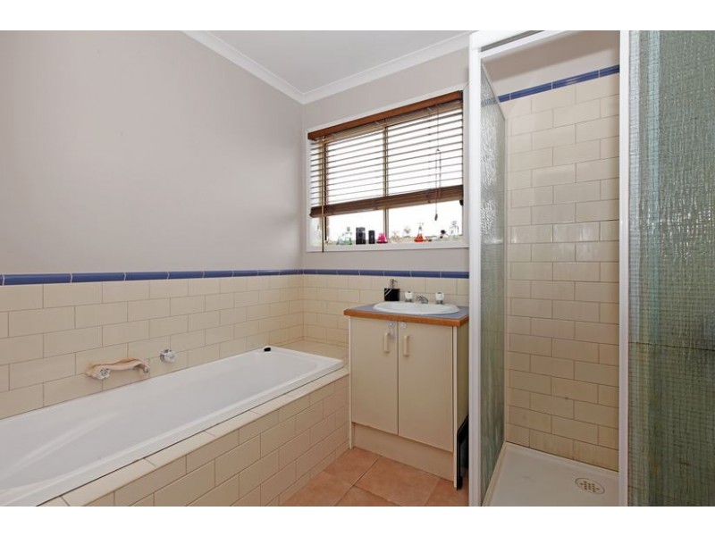 2/7 Kalman Road, Epping VIC 3076