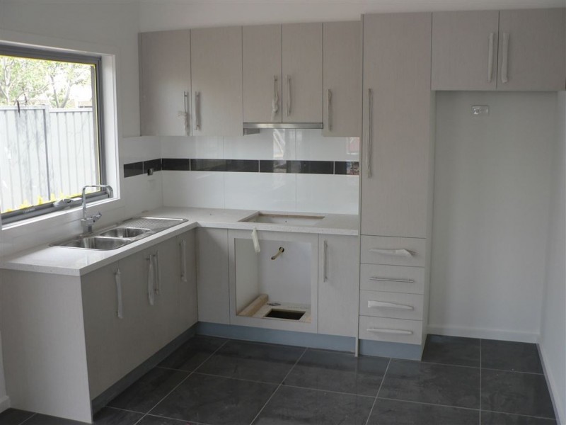 4/13 Hall Street, Epping VIC 3076