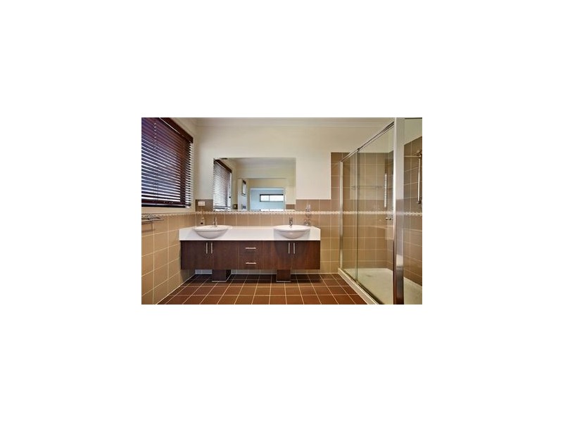 31 Knoll Walk, Epping VIC 3076