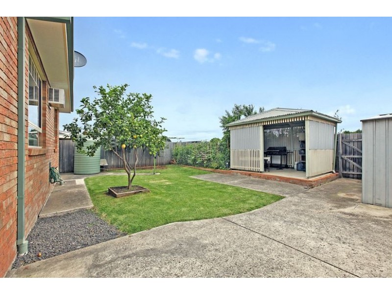 23 Hobson Crescent, Mill Park VIC 3082