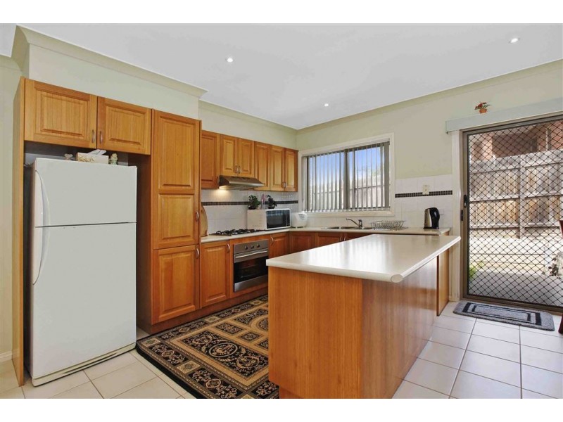 2 Themeda Close, South Morang VIC 3752