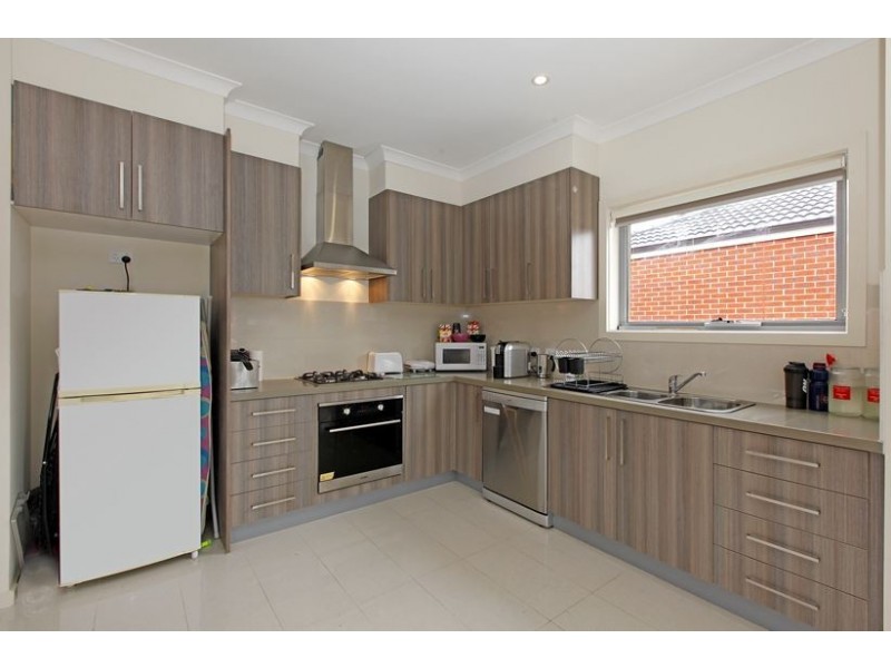2/10 Hermione Terrace, Epping VIC 3076