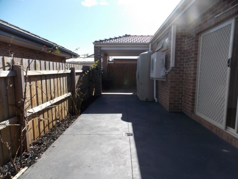 2/13 Frederick Street, Thomastown VIC 3074