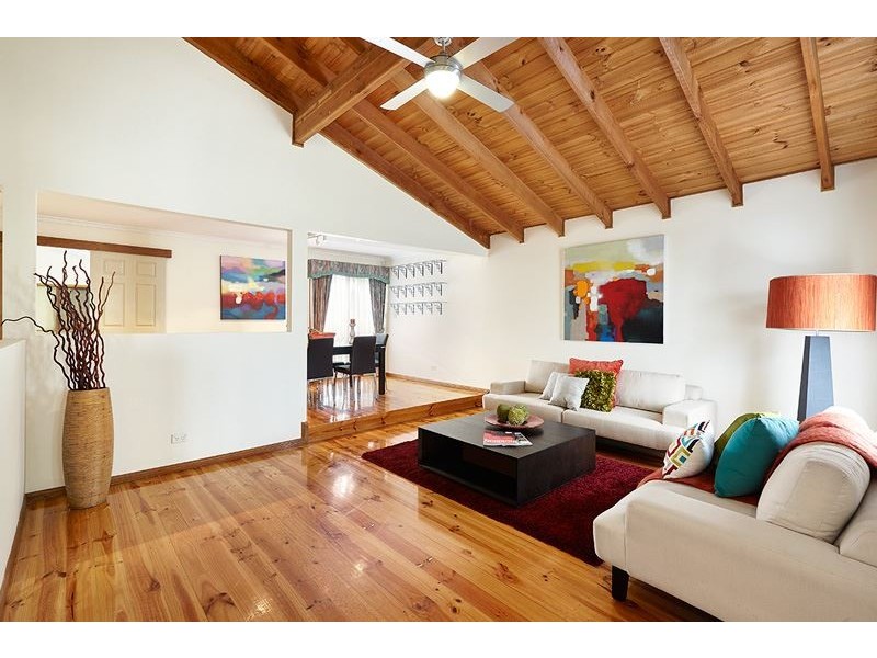 13 Gaze Court, Mill Park VIC 3082