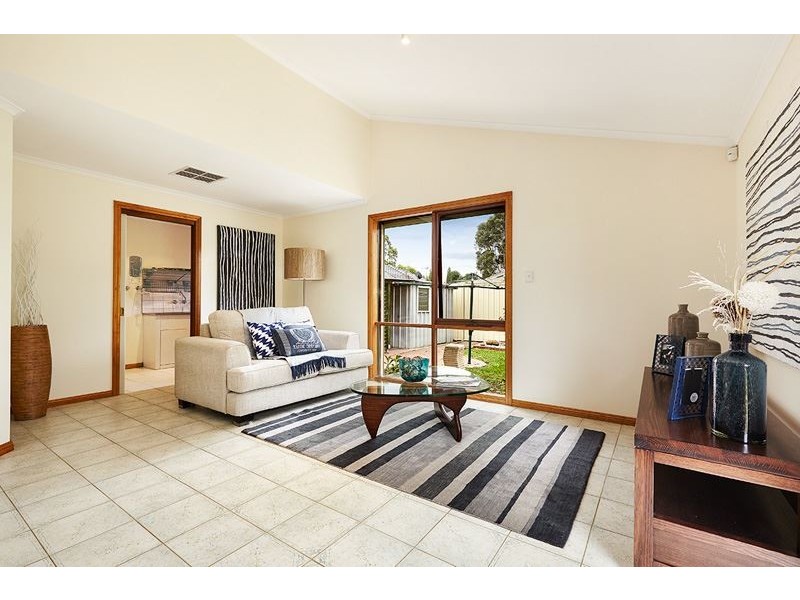 13 Gaze Court, Mill Park VIC 3082