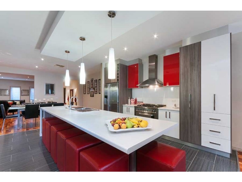 21 Lauderdale Drive, Craigieburn VIC 3064
